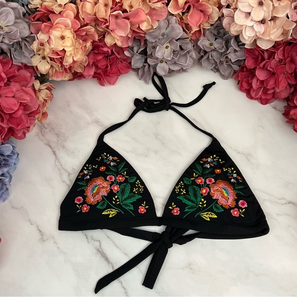 Sexy Black Floral Embroidered Triangle Bikini - Picture 8 of 16
